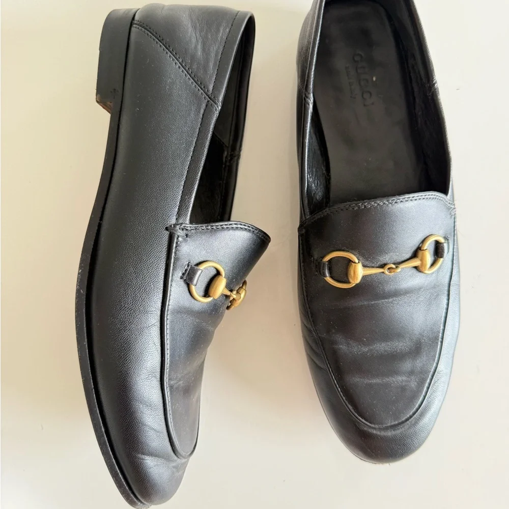 Gucci Black Leather Loafers with Gold Detail - Picture 6 of 9